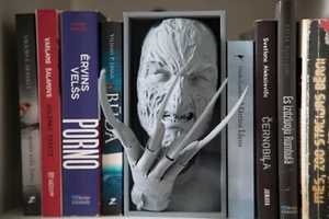 Freddy Krueger Bookend, Book Nook, Nightmare on Elm Street, Horror Decor - Picture 1 of 11