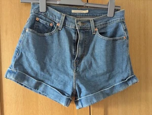 R9 Levi's Turn Up A Line Mom Womens Denim Shorts Blue Relaxed S W28 - Picture 1 of 7