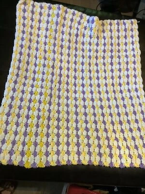 31” x 28” hecho a mano bebé afgano púrpura/amarillo/blanco  Foto 1 de 4