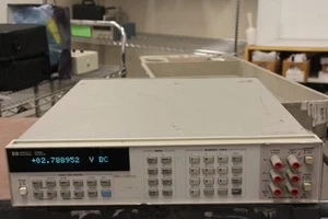 HP Hewlett Packard 3458A Multimeter besteht Selbsttest - Bild 1 von 9