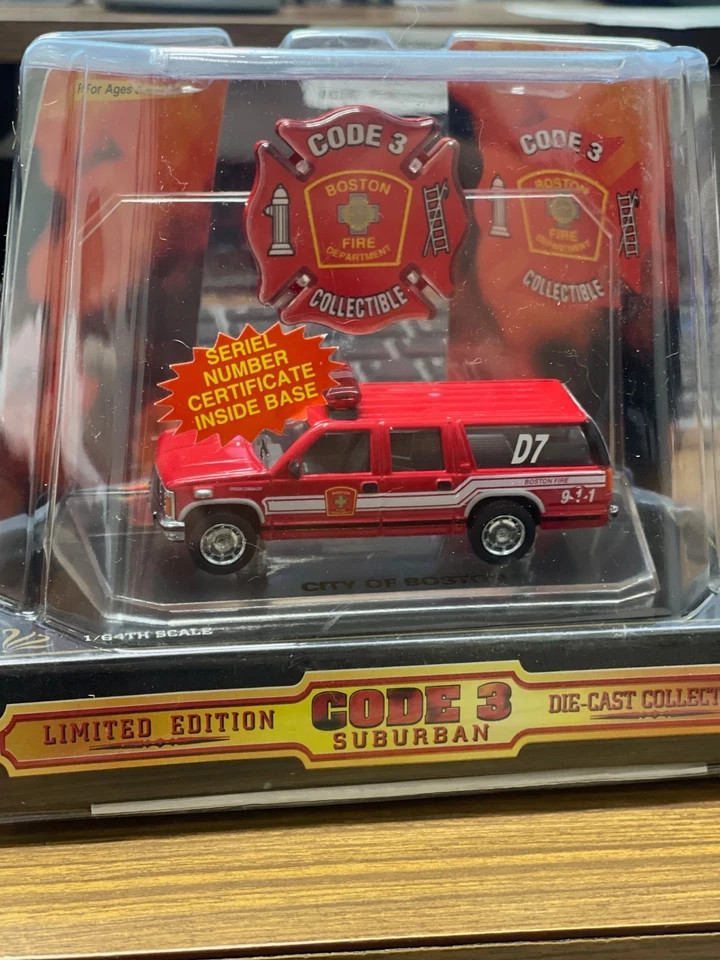 Code 3 Limited Edition 12402 GMC Suburban Boston Fire Department H1