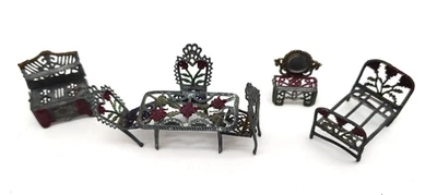 Móveis antigos de estanho ultraminiatura para casa de bonecas 7 peças quarto cozinha rosas - Imagem 1 de 4