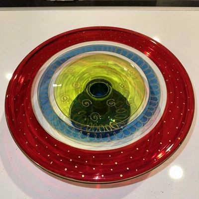 De colección Pier 1 Colorido Pedestal de Vacaciones Soporte para Pasteles de Vidrio Borde Dorado 12” de Ancho Foto 1 de 4