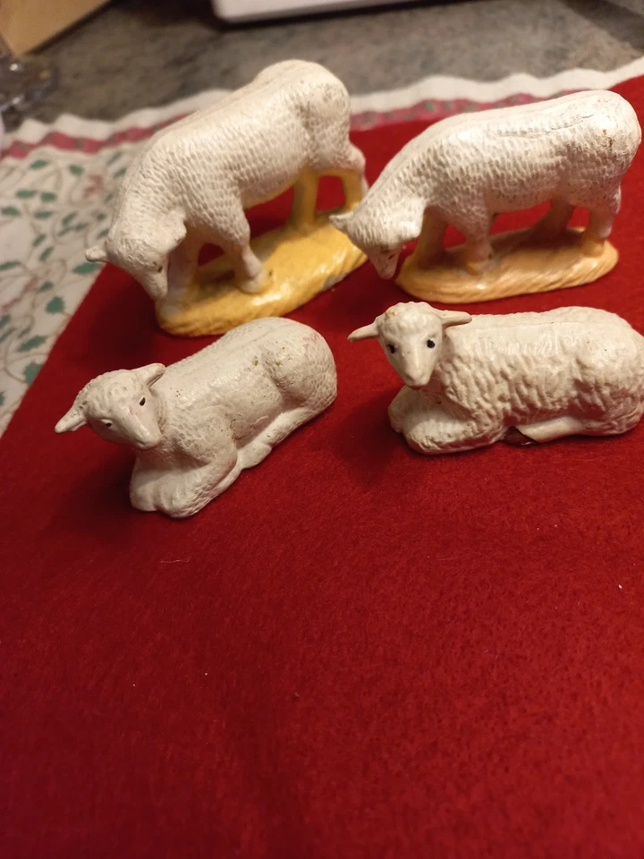 4 Petits moutons    /crèche de Noël   vintage - Photo 1/2