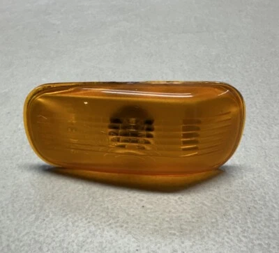 Luz de señal de giro Saab lámpara marcadora lateral lente ámbar 9124132 9-3 9-5 900 9000 OEM Foto 1 de 4