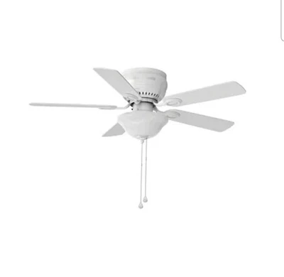 Nuevo ventilador de techo Harbor Breeze Mayfield 44" 5 aspas con luz LED BTH44WW5L Foto 1 de 4