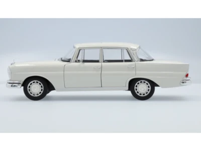 Mercedes Benz W111 Norev 1:18 Modell B66041218 dealer edition weißgrau - Bild 1 von 4