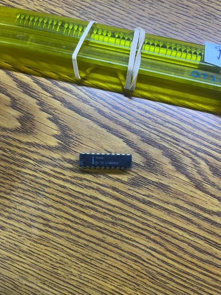 Tranceiver bus octal Intel IC P8286, Foto 1 de 1