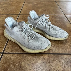 Size 9 Adidas Yeezy Boost 350 V2 Low Cream White / Triple White Worn - Picture 1 of 10