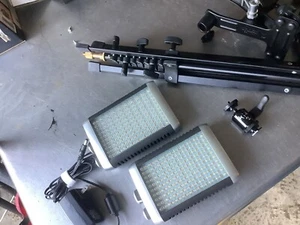 CROMA LITE PANELS - On-Camera LED Light And Tri Pod - Bild 1 von 9