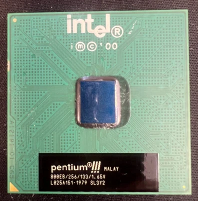 Intel Pentium III 800MHz (RB80526PZ800256) Processor - Image 1 of 2