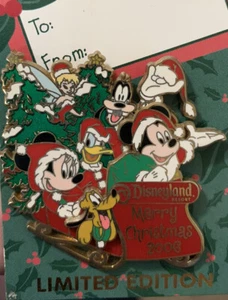 Holiday Merry Christmas 2006 Mickey Minnie Mouse Pluto Goofy Sled Disney Pin LE - Picture 1 of 1