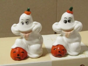 2 Halloween Ghosts Sticking their Tongues Out Ceramic figurines. - Picture 1 of 5
