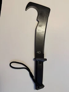 Gerber Gator Machete Pro 10.5" Blade, Gator Grip Handle, Nylon Sheath -31-000705 - Picture 1 of 7