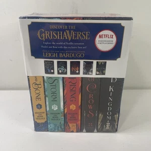 New Shadow and Bone: Grishaverse 5 Book Set And Box - Foto 1 di 4