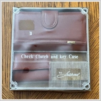 Juego de clutch y estuche para llaves Aristocrat Chequera Nuevo de Lote Antiguo Años 60 Castaño Borgoña Foto 1 de 4