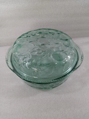 Vintage Libbey "Orchard Fruit" green 3 qt Glass Covered Casserole dish Pie Dish  - Image 1 of 4