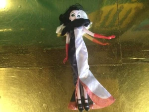 DISNEY VILLAINS CRUELLA DE VIL FASHION DOLL - Picture 1 of 9