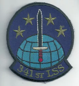 TOPPA INSEGNA BORDO TAGLIO SQUADRONE SUPPORTO LOGISTICO USAF 341° EPOCA VIETNAM USAF 341° - Foto 1 di 2