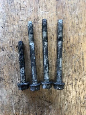 Болты переменного тока для компрессора 2008 Cadillac SRX 3,6 л V6 - Изображение 1 из 4