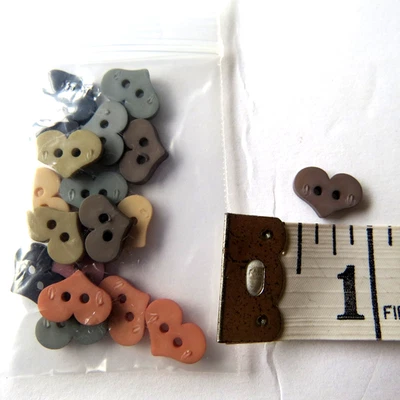 16 Heritage Heart  Country Buttons  Cross stitch Accent Craft Lot 12 - - Image 1 of 3