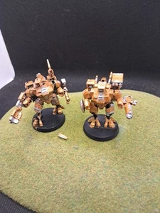 Warhammer 40K Imperio Tau Fuera de Uso Traje de Batalla X2 - Imagen 1 de 3