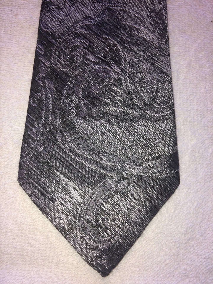 SMITH AND LOGSDON CORBATA HOMBRE GRIS SOBRE BASE NEGRA 3.5" X 58"  Foto 1 de 4