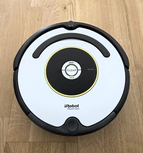 Staubsaugerroboter iRobot Roomba 620 mit Zubehör - Bild 1 von 11