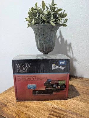 RARE NEW - WD TV Play MEDIA PLAYER WDBHZM0000NBK-UESN New - Image 1 of 4