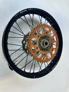 KTM 250 SXF 2015 19" rueda trasera piñón espaciadores de disco bloqueo de cuentas recto verdadero - Imagen 1 de 13