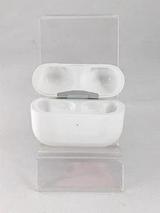 Apple AirPods Pro 1st Generation A2190 White Headphones Charging CASE ONLY - Picture 1 of 6