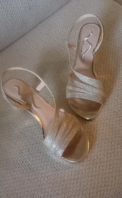 Tacones elegantes Nina con cordones Foto 1 de 4