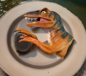 Vintage 1996 Jurassic Park The Lost World VELOCIRAPTOR DINOSAUR 12” Hand Puppet - Picture 1 of 8