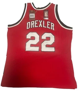 MITCHELL & NESS NBA SWINGMAN JERSEY PORTLAND TRAIL BLAZERS 83-84 CLYDE DREXLER - Picture 1 of 7