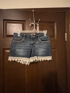 l.e.i. Pantalones cortos de mezclilla para mujer Ashley Lowrise talla 9 azul - Imagen 1 de 5