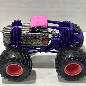 Monster Jam Wild Flower Monster Truck 1:64 Scale Hot Wheels Nice Condition - Picture 1 of 6