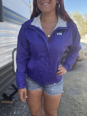 Chaqueta con Capucha Helly Hansen Para Mujer Talla S LOKE Impermeable a Prueba de Viento Púrpura Foto 1 de 4