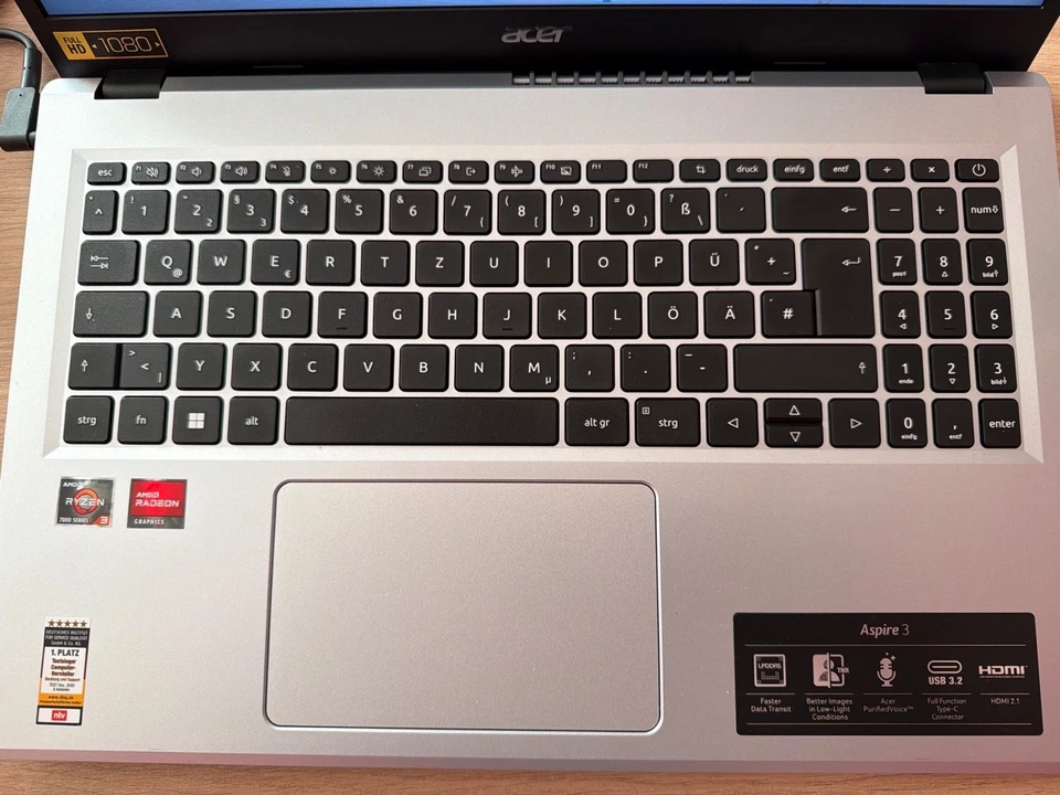 Acer Aspire 3 A315-24P R1UP, AMD Ryzen 3 7320U, 16GB RAM, 512GB SSD, Windows 11 - Bild 1 von 4