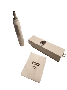 Oral-B iO Series 3 Rechargeable Toothbrush 3 Smart Modes - Handle + Charger only - Picture 1 of 3