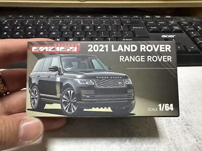 ENCHERY 1:64 Land Rover Range Rover Diecast Bottom Model Car Rubber Tires - Image 1 of 4