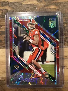 2021 Donruss Elite Trevor Lawrence Aspirazioni /499 RC #101 Jaguars - Foto 1 di 2