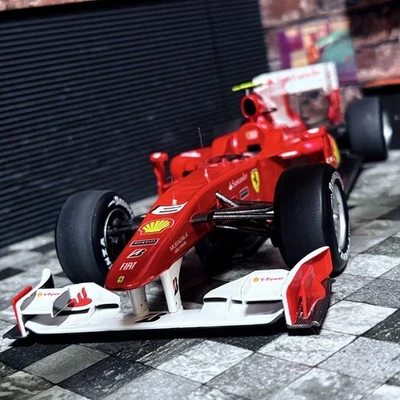Mattel Elite 1/18 Ferrari F10 Fernando Alonso 2010 Bahrain GP modellino auto ... - Immagine 1 di 4
