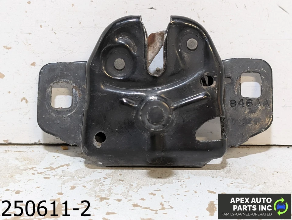 Actuador de liberación de pestillo de bloqueo de capó delantero OEM 2009-2014 Volkswagen Routan 3,6 L Foto 1 de 4