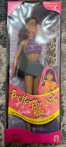 Arte del tatuaje de mariposa Barbie's Friend Kira 1998 vintage Mattel #20362 en caja original - Imagen 1 de 4