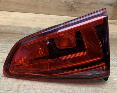 Luz trasera interior pasajero Volkswagen Golf 2015-2017 hatchback OEM 5GM945094A Foto 1 de 4