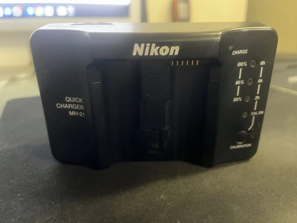 Cargador rápido Nikon MH-21 para EN-EL4 EN-EL4a D2 D3 OEM PARA PIEZAS O REPARACIÓN Foto 1 de 4