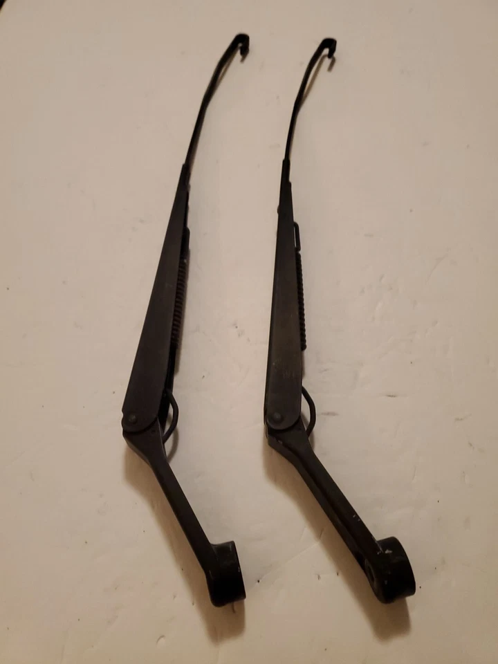 1999 2005 SUZUKI GRAND VITARA BRAÇOS LIMPADOR DE PARA-BRISA ESQUERDO E DIREITO FABRICANTE DE EQUIPAMENTO ORIGINAL  - Imagem 1 de 4