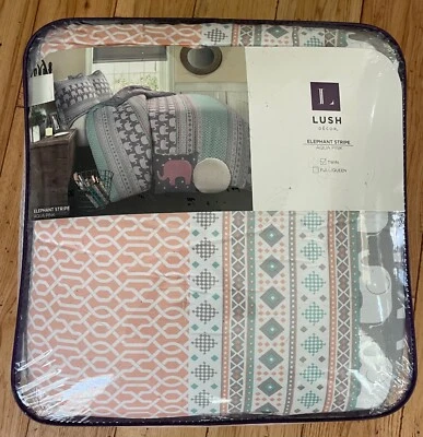 Girl’s bedding sets twin. Purchased wrong size. Never opened. Elephant pattern. - Image 1 of 4