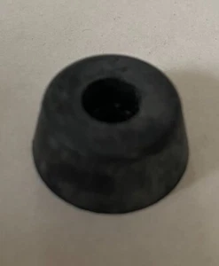 4 X Affix Piedini/Paraurti Rotondi per Armadio Neri 19,0 x 8,0mm Piedini/Paraurti in Gomma - Foto 1 di 1