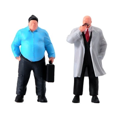 1:24 2pcs Painted Hummer Suitcase Smoking Man Miniature Figures Landscape Scene - Image 1 of 4